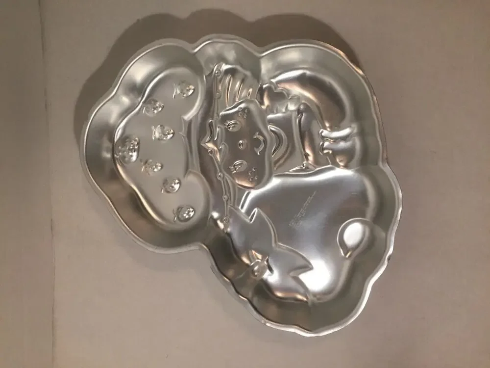 VINTAGE 1981 WILTON STRAWBERRY SHORTCAKE PARTY PAN BIRTHDAY CAKE MOLD 502-3835